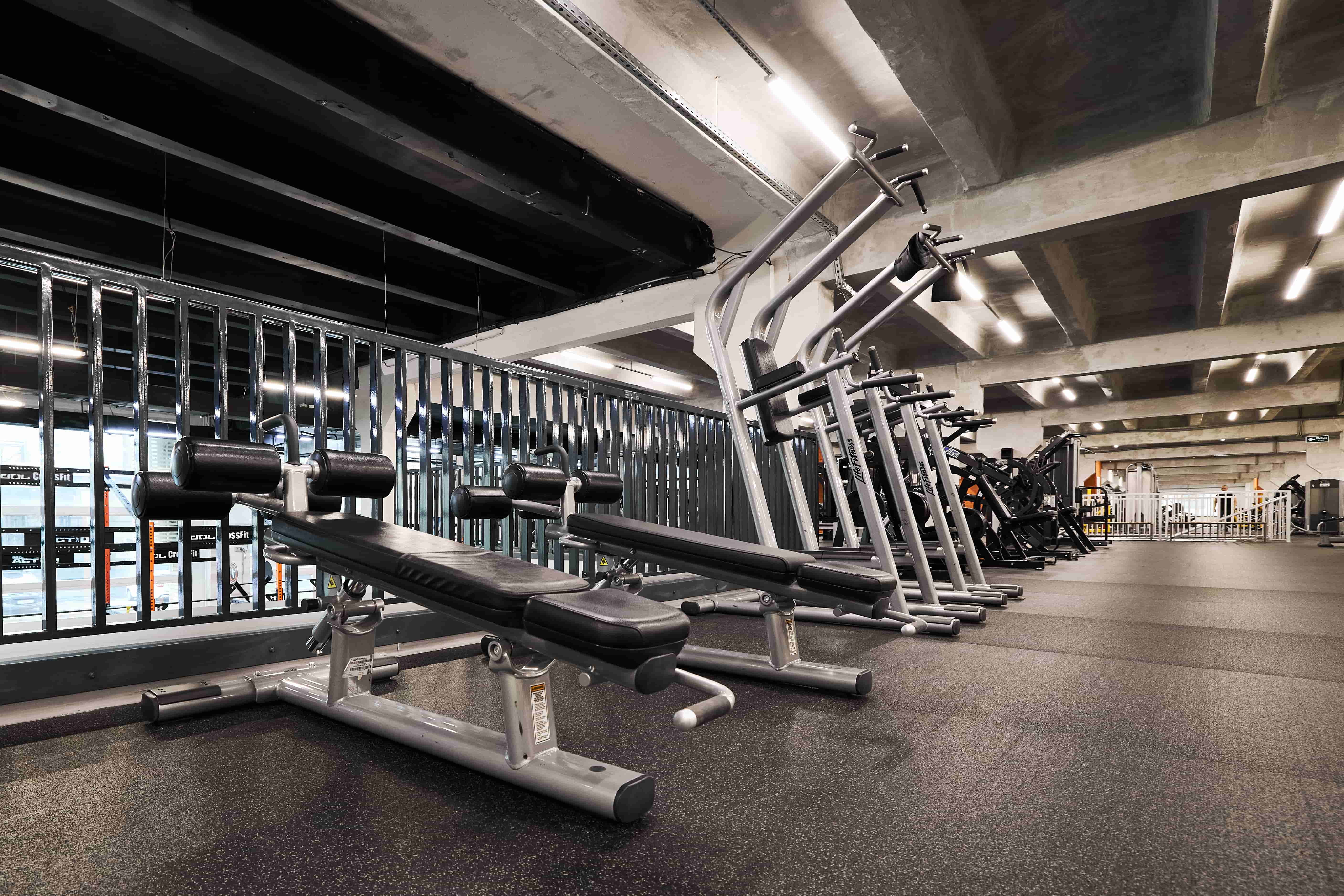 Профессиональный тренажерный зал 1000 м² и сильная команда тренеров