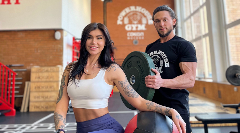 Тренировки для двоих с тренером — чтобы быть на спорте вместе! Входят в абонемент