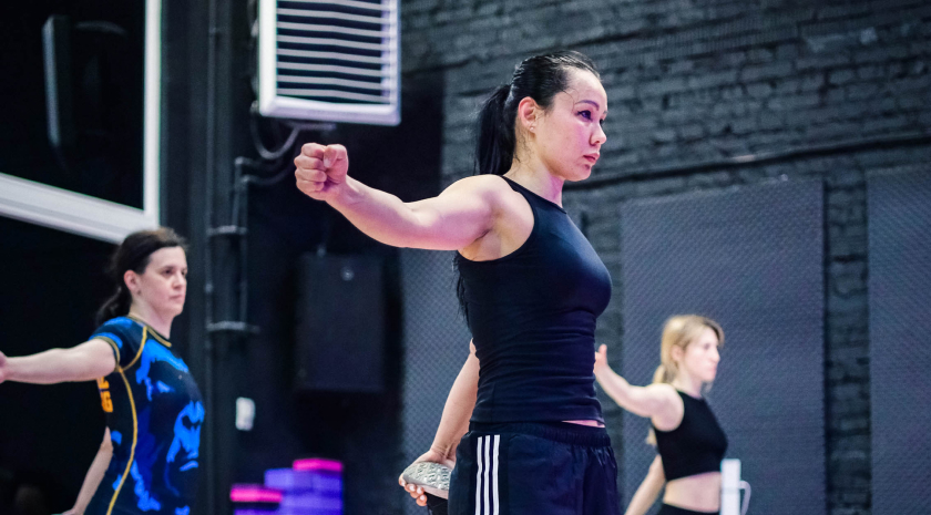 Делаем рельеф к лету! Тренировки, которые вам нужны: быстро, мощно, с тренером