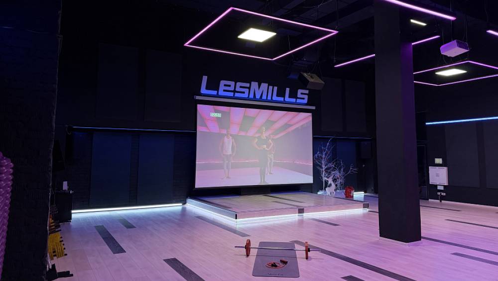 Зал групповых тренировок Les Mills
