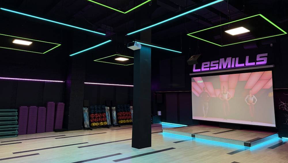 Зал групповых тренировок Les Mills