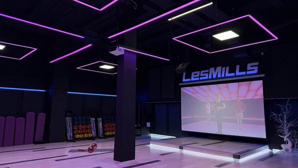 Зал групповых тренировок Les Mills