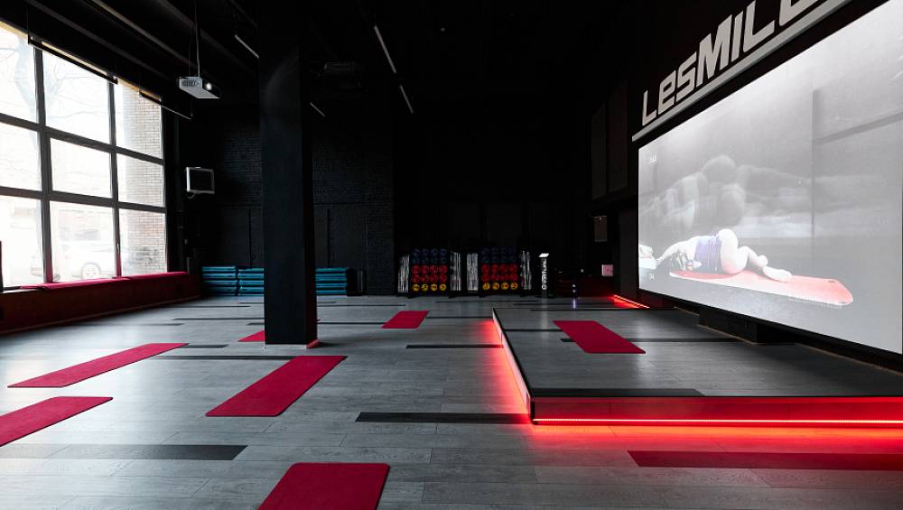 Зал групповых тренировок Les Mills